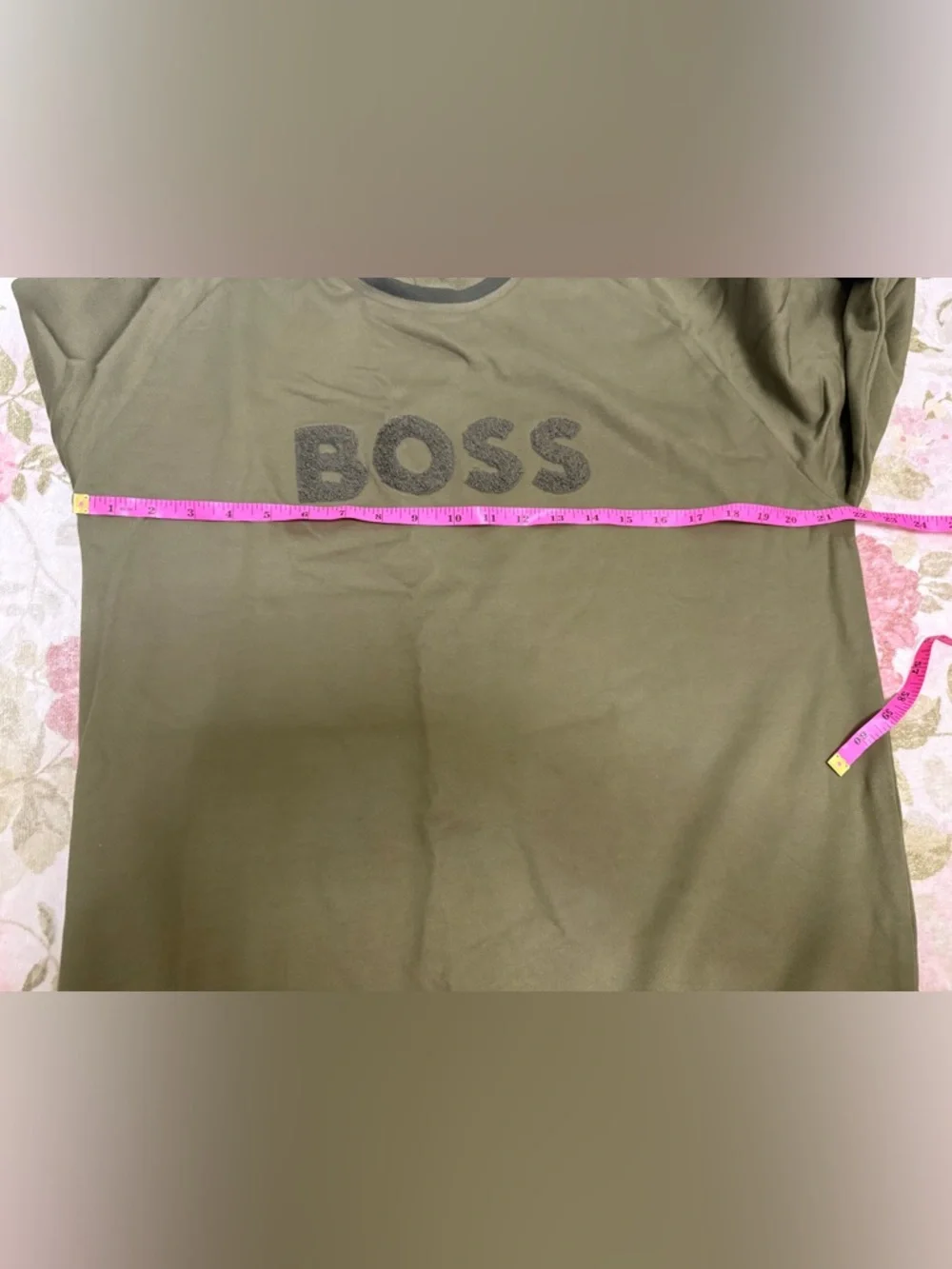 Hugo Boss NWT Crewneck with Terry Chenille appliqué - Picture 7 of 10